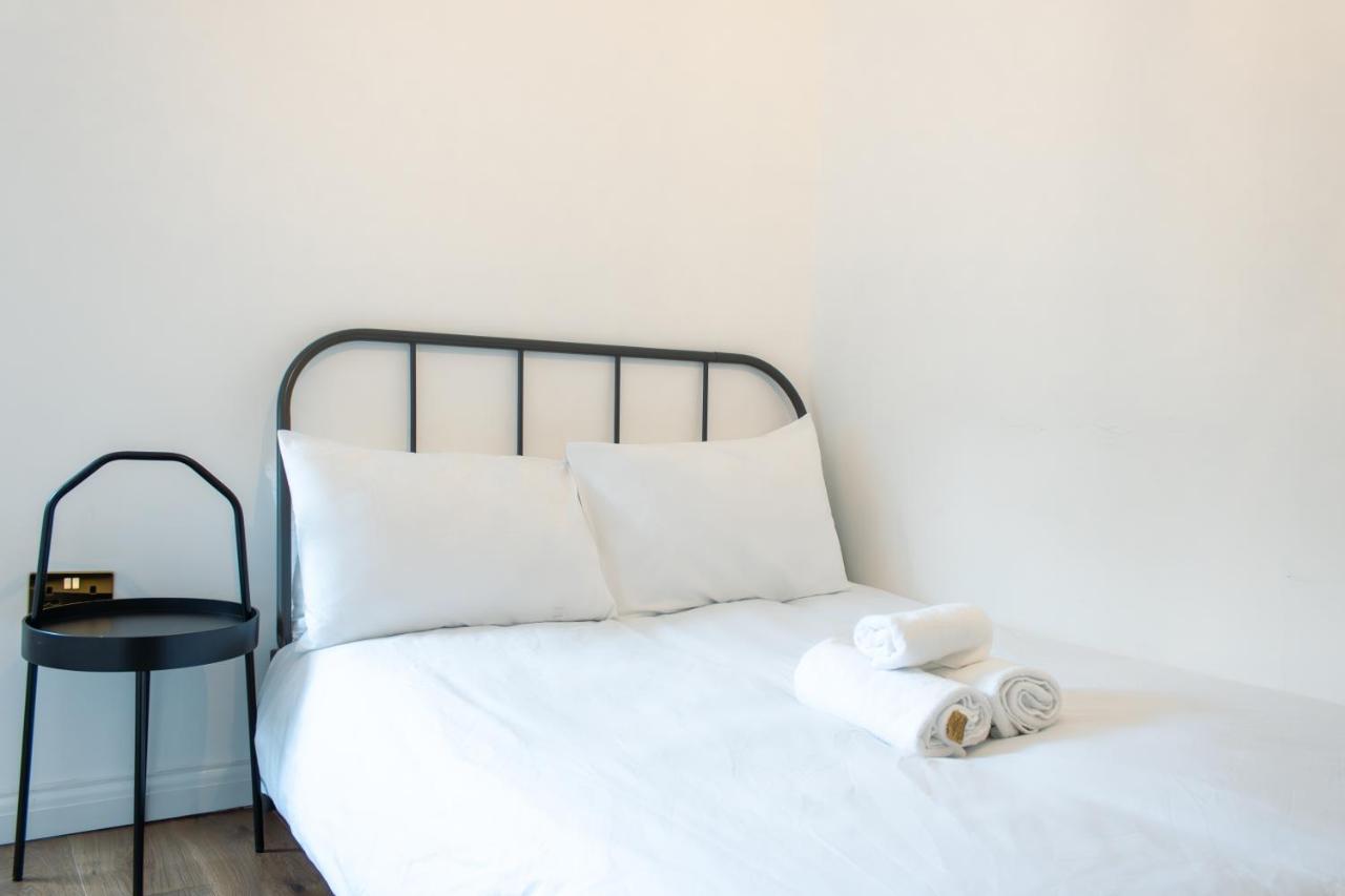 Nice 4 Bedroom Apartment Near City Centre 2-Min Walk To Metro !! Business & Family Friendly!! Λονδίνο Εξωτερικό φωτογραφία