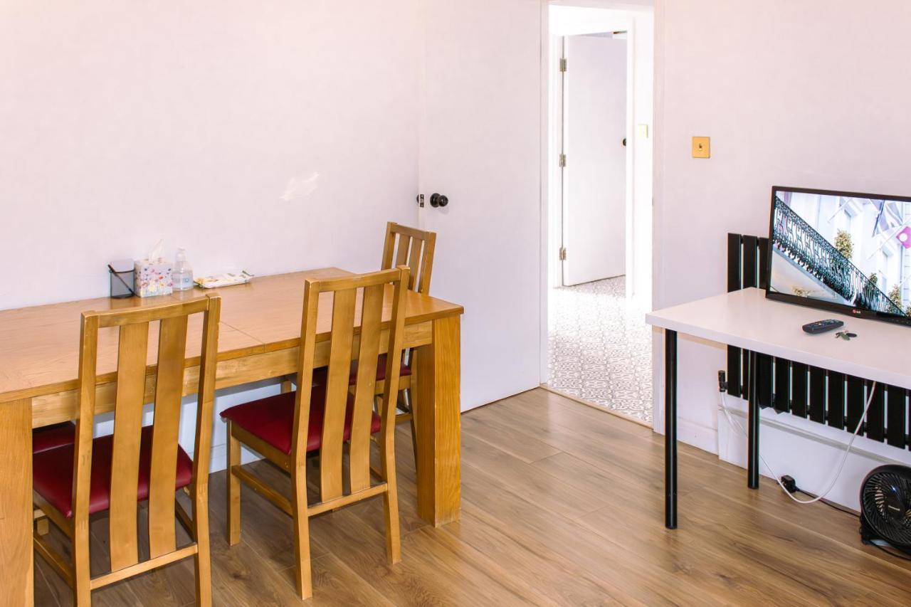 Nice 4 Bedroom Apartment Near City Centre 2-Min Walk To Metro !! Business & Family Friendly!! Λονδίνο Εξωτερικό φωτογραφία