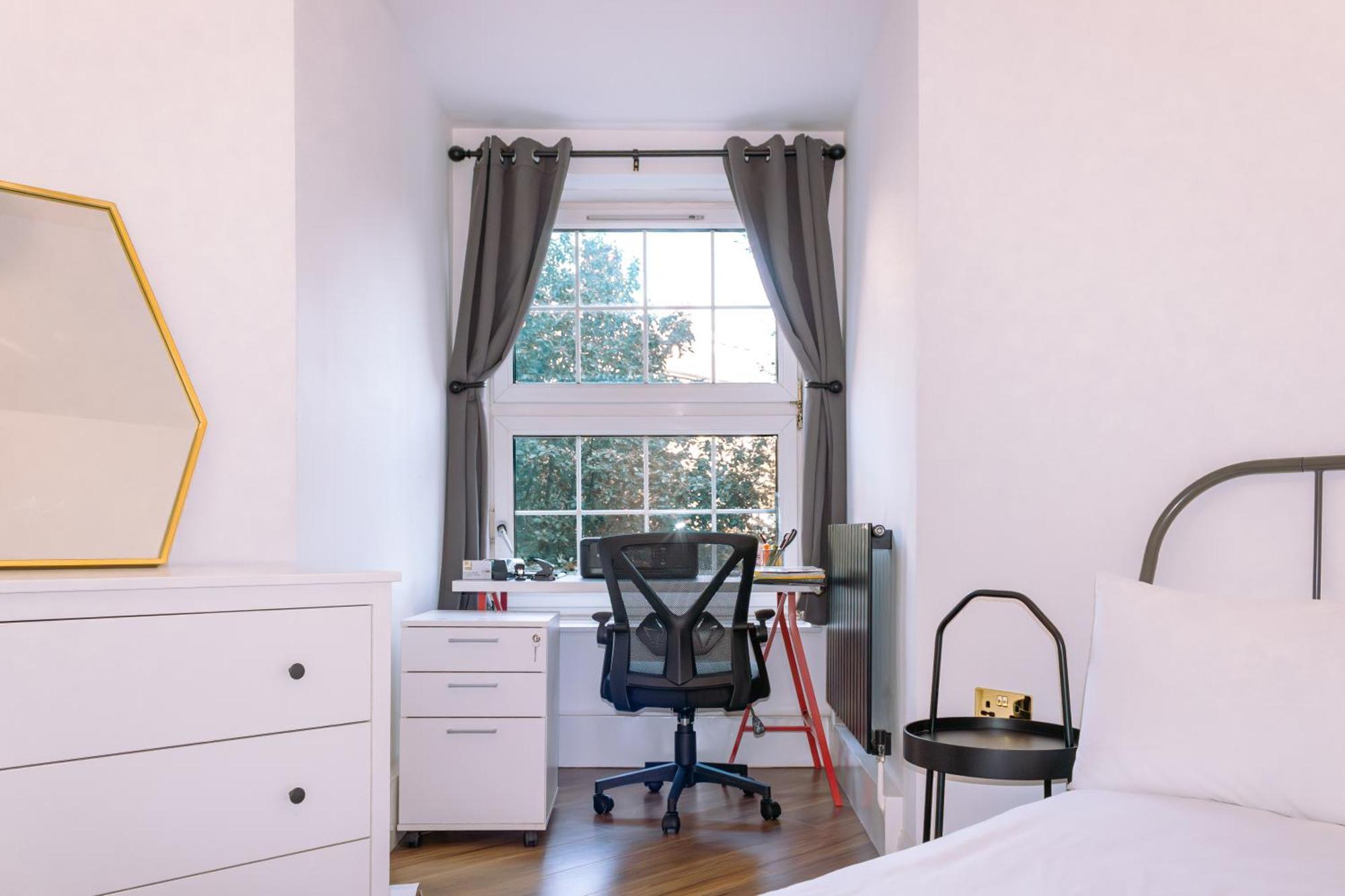 Nice 4 Bedroom Apartment Near City Centre 2-Min Walk To Metro !! Business & Family Friendly!! Λονδίνο Εξωτερικό φωτογραφία