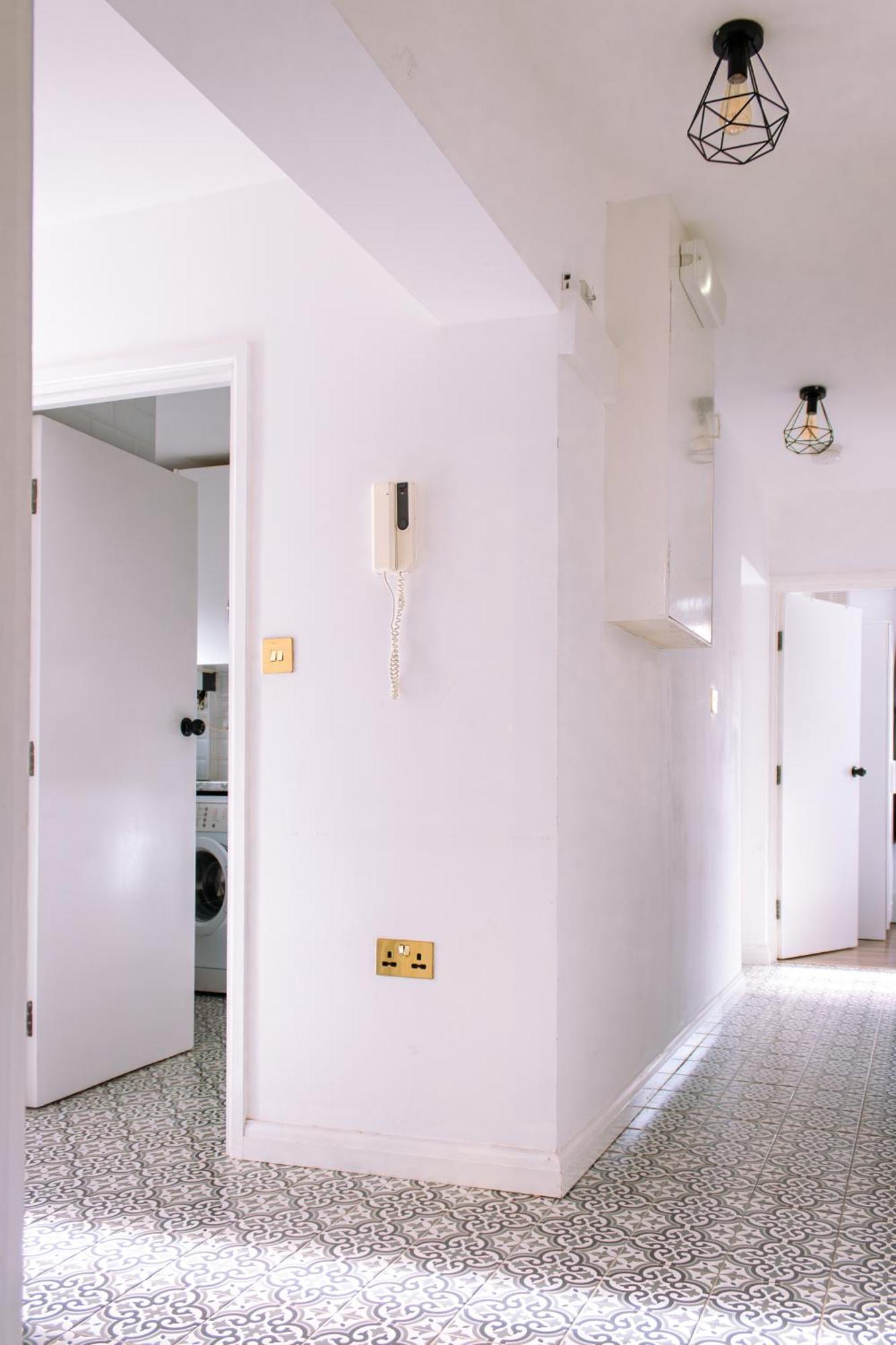 Nice 4 Bedroom Apartment Near City Centre 2-Min Walk To Metro !! Business & Family Friendly!! Λονδίνο Εξωτερικό φωτογραφία